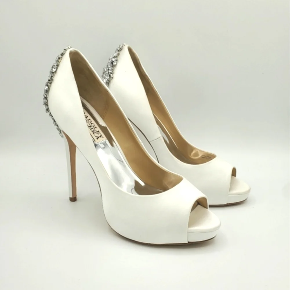 Badgley Mischka Kiara, White, NIB - Picture 4 of 13